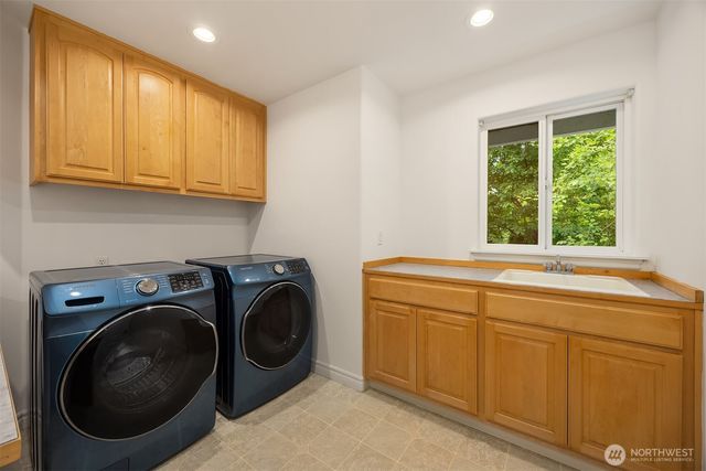 9021 Sand Point Way NE, Seattle, WA 98115