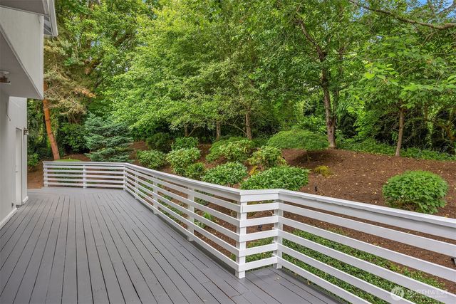 9021 Sand Point Way NE, Seattle, WA 98115