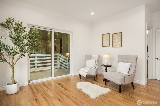 9021 Sand Point Way NE, Seattle, WA 98115