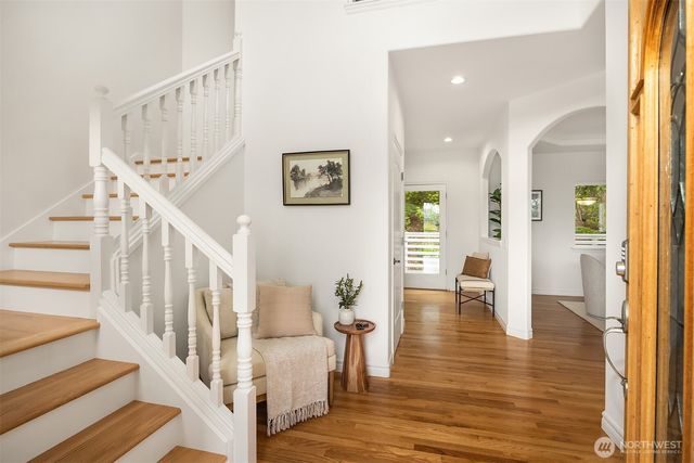 9021 Sand Point Way NE, Seattle, WA 98115