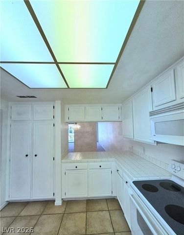 3058 Conquista Ct, Las Vegas, NV 89121