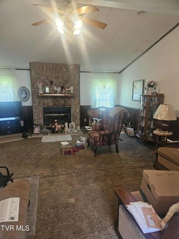 3665 Reeds Valley Road, Castlewood, VA 24224