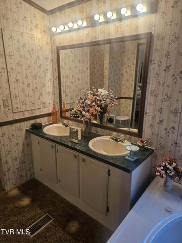 3665 Reeds Valley Road, Castlewood, VA 24224