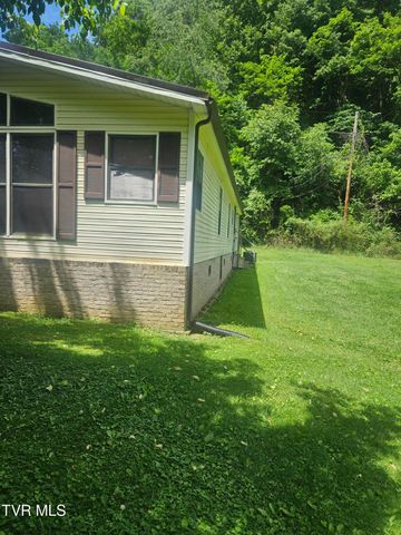 3665 Reeds Valley Road, Castlewood, VA 24224