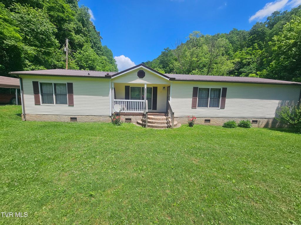 3665 Reeds Valley Road, Castlewood, VA 24224