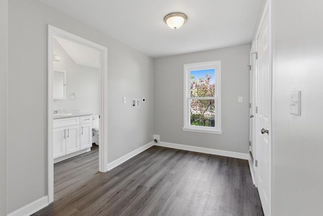 6818 Maple TERRACE, Wauwatosa, WI 53213