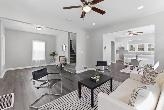 6818 Maple TERRACE, Wauwatosa, WI 53213