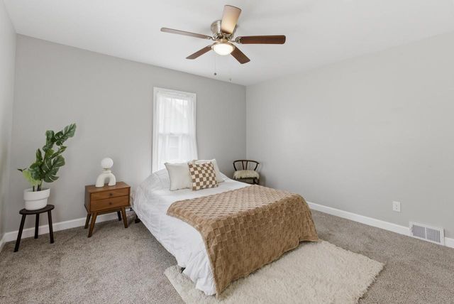 6818 Maple TERRACE, Wauwatosa, WI 53213