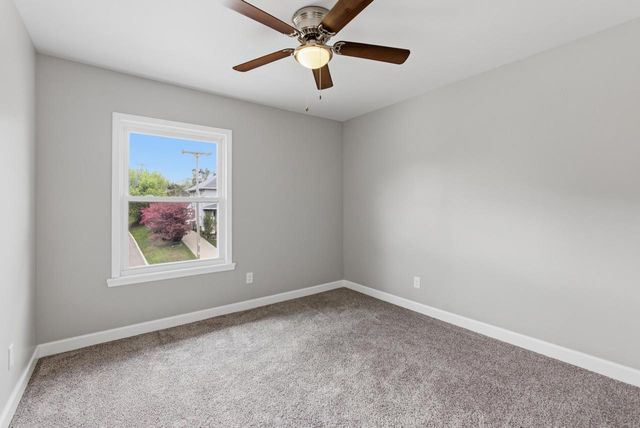 6818 Maple TERRACE, Wauwatosa, WI 53213