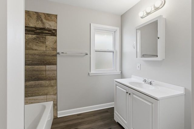 6818 Maple TERRACE, Wauwatosa, WI 53213