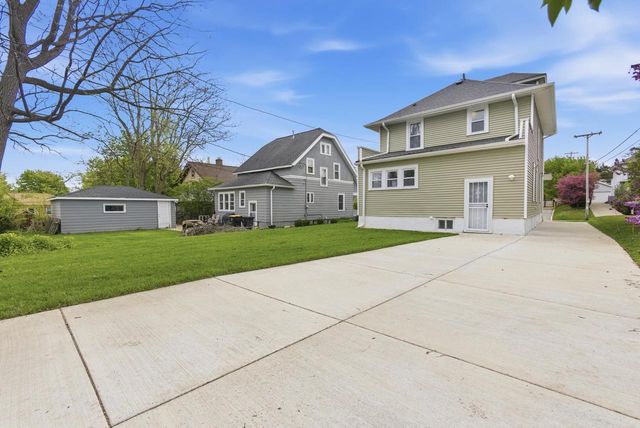 6818 Maple TERRACE, Wauwatosa, WI 53213