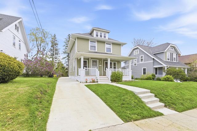 6818 Maple TERRACE, Wauwatosa, WI 53213