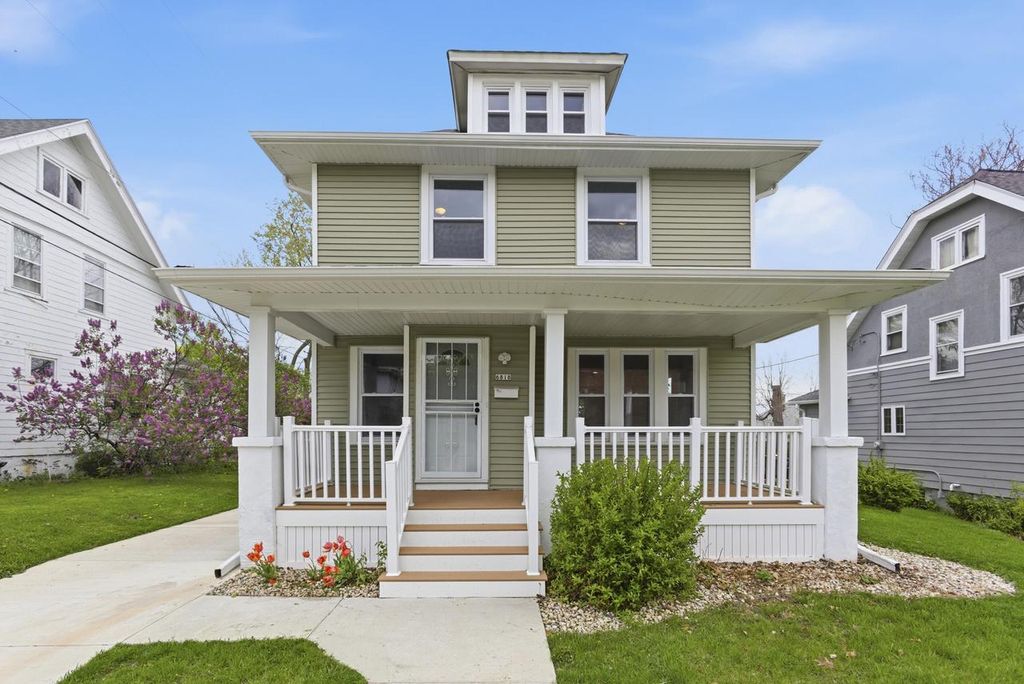 6818 Maple TERRACE, Wauwatosa, WI 53213