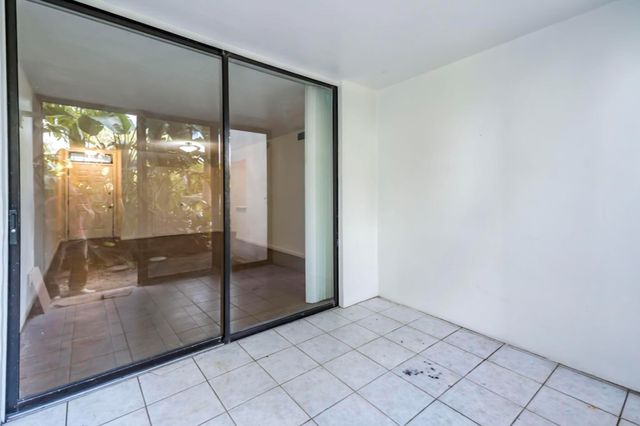 210 Lake Pointe Drive 103, Oakland Park, FL 33309