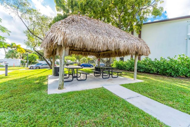 210 Lake Pointe Drive 103, Oakland Park, FL 33309