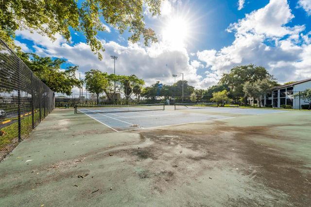 210 Lake Pointe Drive 103, Oakland Park, FL 33309