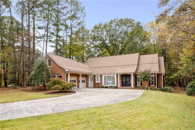 8900 River Trace Drive, Johns Creek, GA 30097