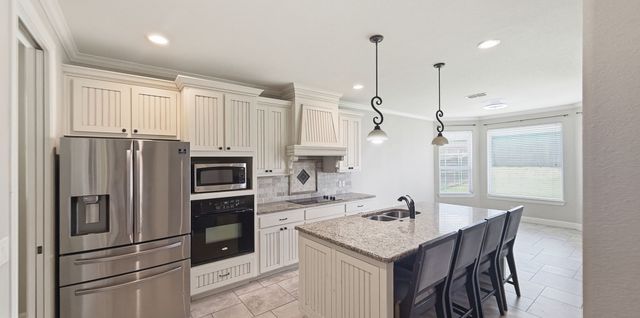 608 Donna Circle, Granbury, TX 76049