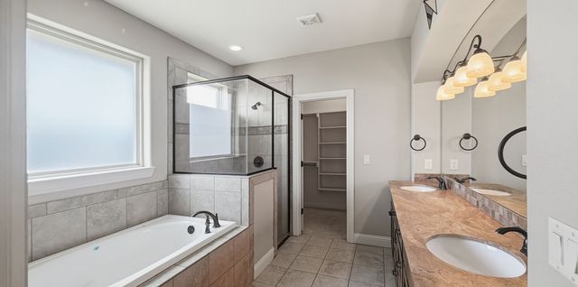 608 Donna Circle, Granbury, TX 76049