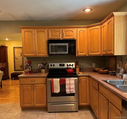 99 Van Tine Road, Kerhonkson, NY 12446