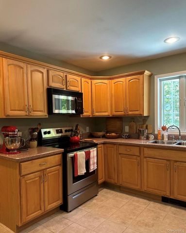 99 Van Tine Road, Kerhonkson, NY 12446