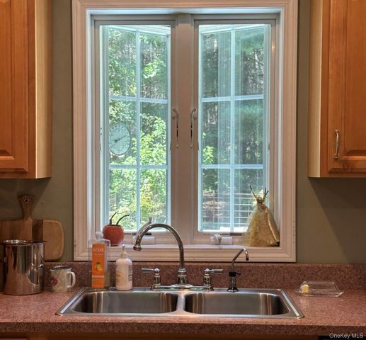 99 Van Tine Road, Kerhonkson, NY 12446