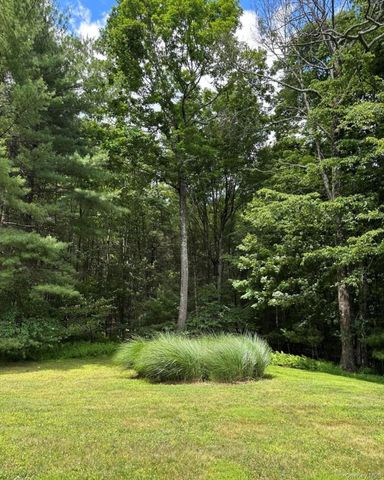 99 Van Tine Road, Kerhonkson, NY 12446