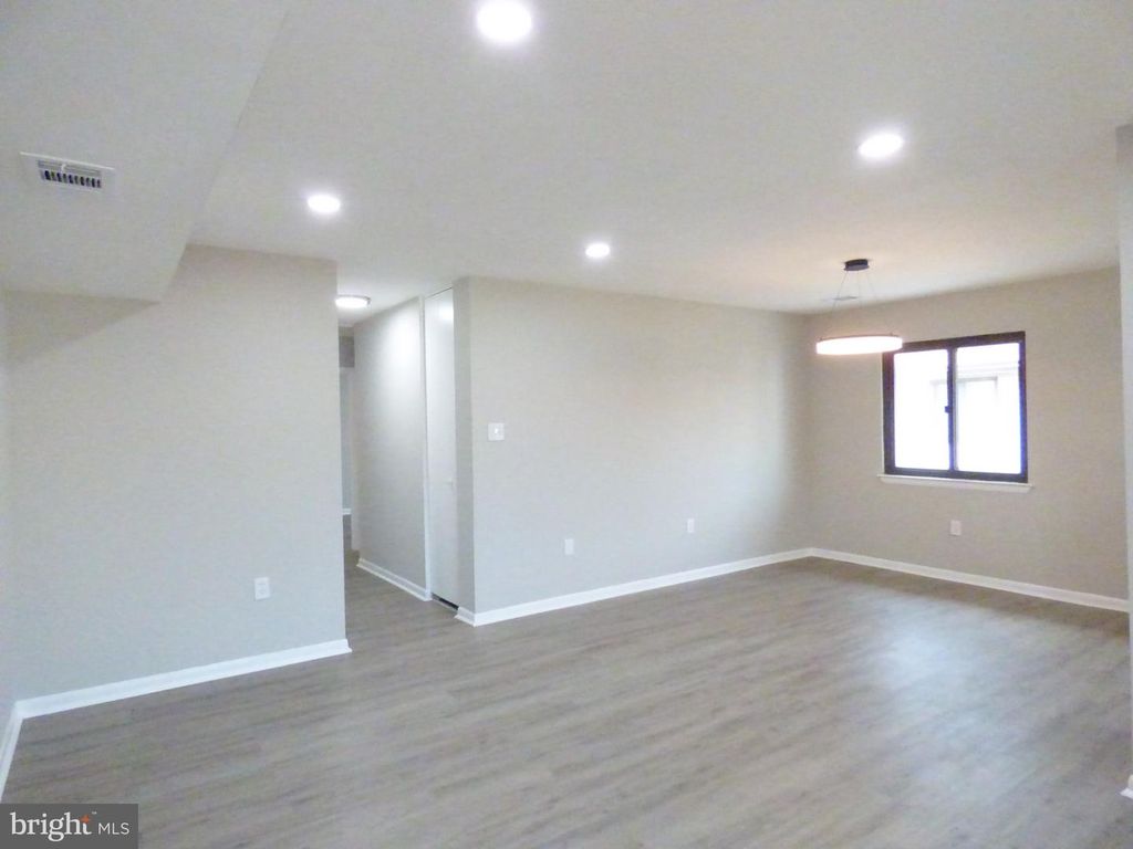 8420 HUERTA CT #162, Alexandria, VA 22309
