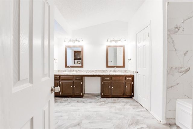 11921 Blue Moon Avenue, Oklahoma City, OK 73162