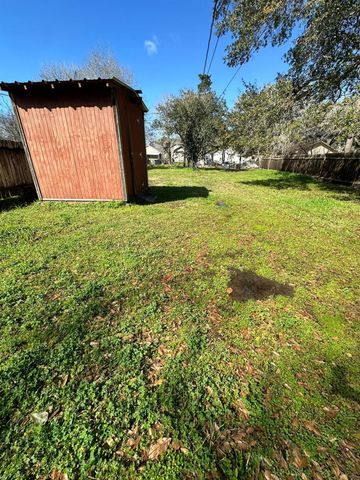 509 Lundy Street, El Campo, TX 77437