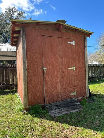 509 Lundy Street, El Campo, TX 77437