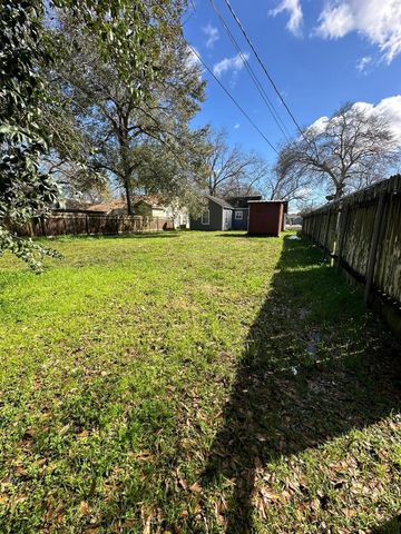 509 Lundy Street, El Campo, TX 77437