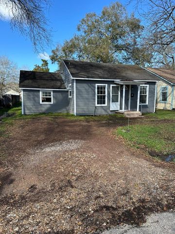 509 Lundy Street, El Campo, TX 77437