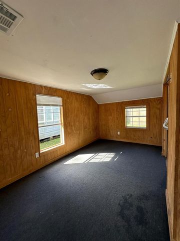 509 Lundy Street, El Campo, TX 77437