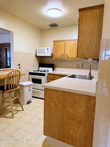 28 C Holly Street, Manchester, NJ 08759