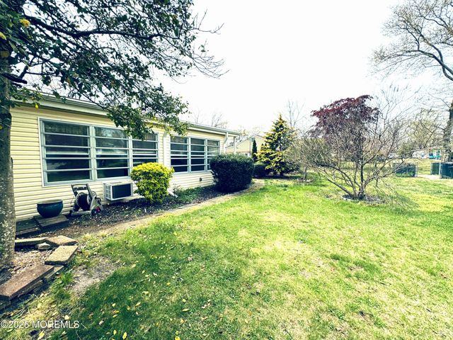 28 C Holly Street, Manchester, NJ 08759