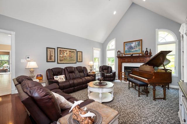 281 Creekside Court, Hartford City, IN 47348