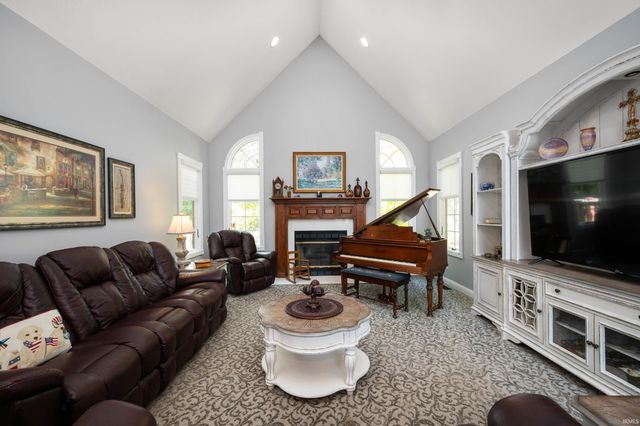 281 Creekside Court, Hartford City, IN 47348