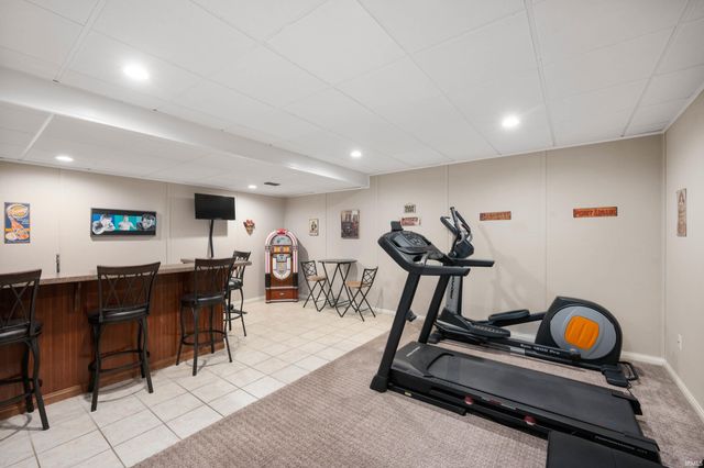 281 Creekside Court, Hartford City, IN 47348