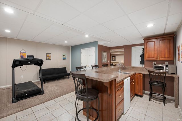 281 Creekside Court, Hartford City, IN 47348