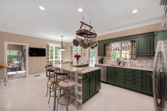 281 Creekside Court, Hartford City, IN 47348