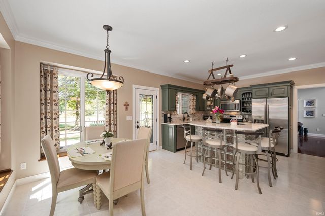 281 Creekside Court, Hartford City, IN 47348