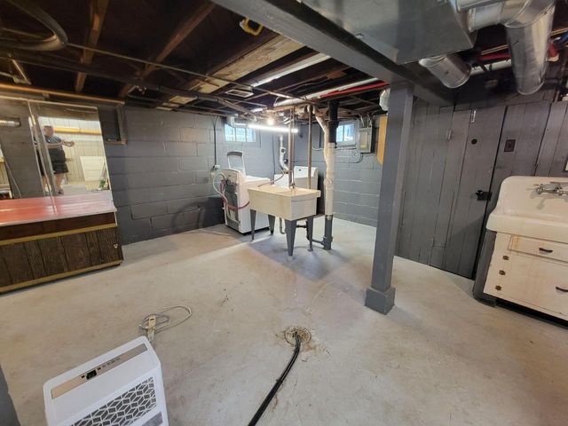 3156 S California STREET, Milwaukee, WI 53207
