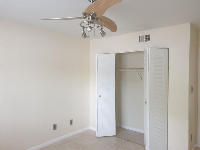 520 S Park Road 18-12, Hollywood, FL 33021