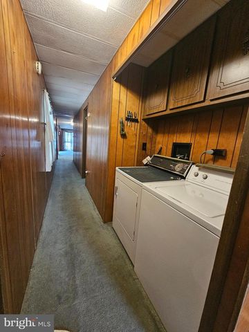 239 PIN OAK, Carneys Point, NJ 08069