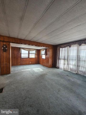 239 PIN OAK, Carneys Point, NJ 08069