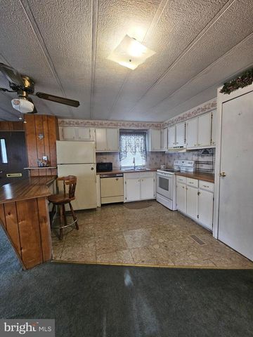 239 PIN OAK, Carneys Point, NJ 08069