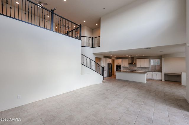 1951 W SIENNA BOUQUET Place, Phoenix, AZ 85085