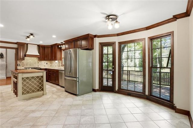 210 Woodrill Way, Atlanta, GA 30350