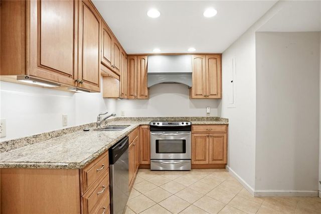 210 Woodrill Way, Atlanta, GA 30350